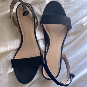 Sandals size 10